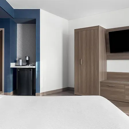 Holiday Inn Express Montreal Airport - St-Laurent By Ihg-2