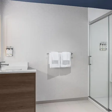 Holiday Inn Express Montreal Airport - St-Laurent By Ihg-3